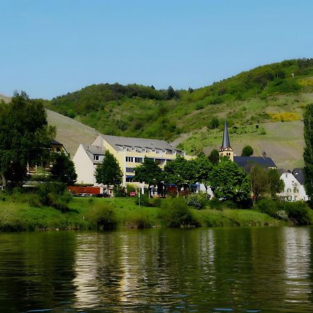 Vegan Hotel Und Restaurants Nicolay 1881 Zeltingen-Rachtig Exteriör bild