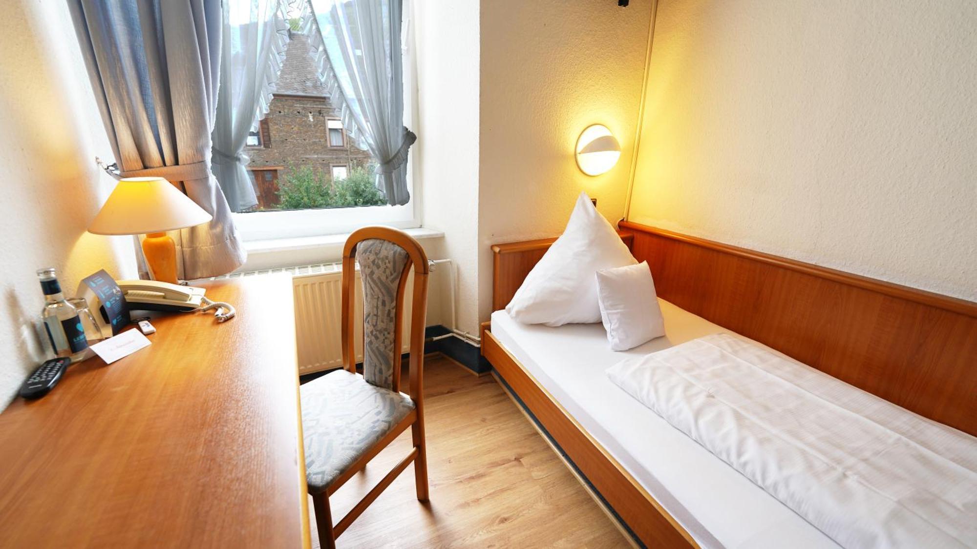 Vegan Hotel Und Restaurants Nicolay 1881 Zeltingen-Rachtig Exteriör bild