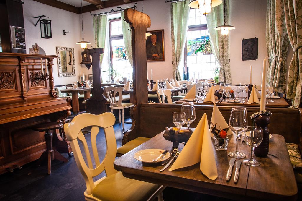 Vegan Hotel Und Restaurants Nicolay 1881 Zeltingen-Rachtig Exteriör bild
